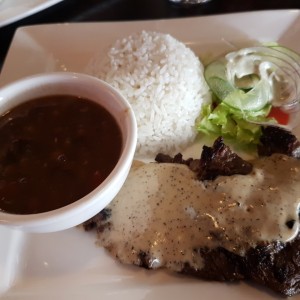 bistec en salsa de pimienta