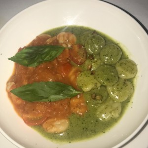 Gnocchi al pesto y al pomodoro 