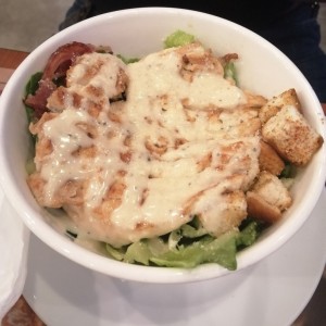 Ensalada Cesar con Pollo