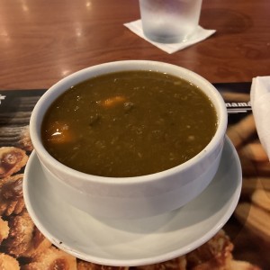 Sopa de lentejas de entrada