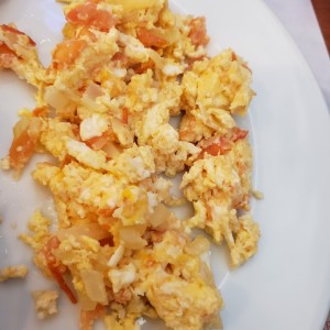 huevos revueltos.