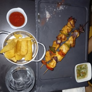 brocheta de pollo