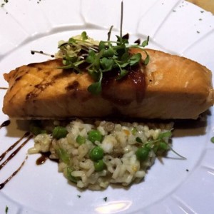 salmon con rissotto de lentejas 