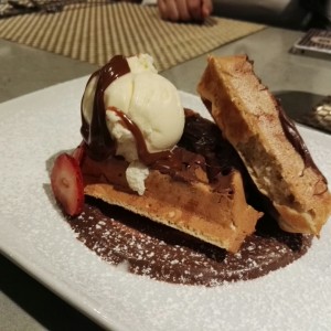 waffle con helado y nutella