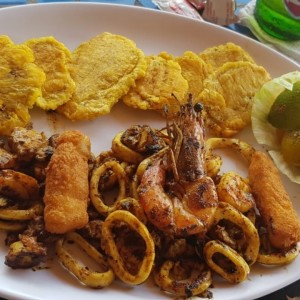 picada de mariscos