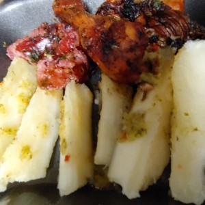 pollo chorizo y yuca