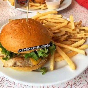 Hamburguesa de Pollo a la Plancha con Papas