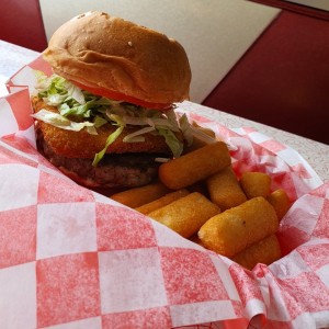 Mr Bob de Carne con nuggets de yucas