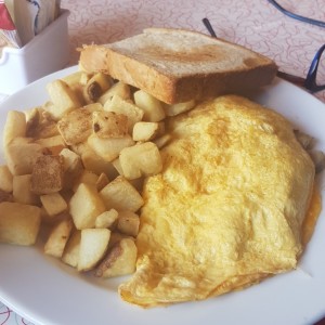 omelet tocino y salchichas 