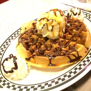 Waffle de Nutella y Arequipe