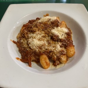 Gnocchi con salsa bolognese 