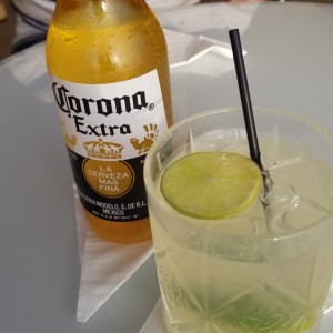 corona y caipiroska