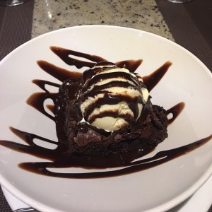 Brownie con helado