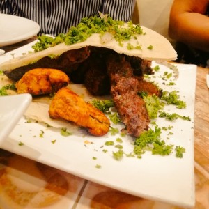 Platos Fuertes - Mixto de carnes