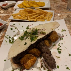 Platos Fuertes - Mixto de carnes