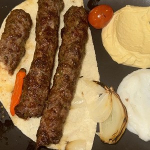 Platos Fuertes - Kafta de Cordero