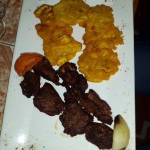 Shish Kebab con Patacones