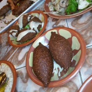 kibbe frito y falafel