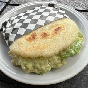 Arepa Reina Pepiada