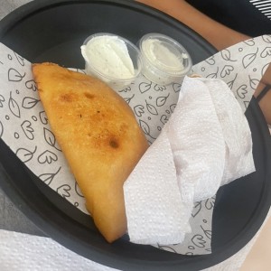 Empanadas de queso y ropa vieja