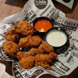 boneless con salsa bufalo