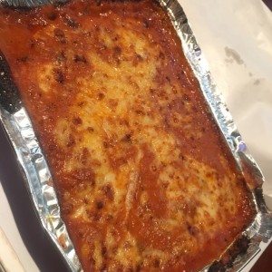 Lasagna de carne en salsa rosada 