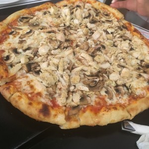 Pizza Pollo y Hongos