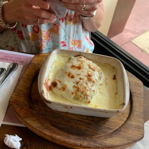 Lasagna de pollo en salsa blanca 