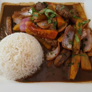 Lomo saltado