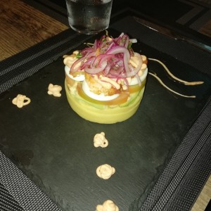 causa de camarones