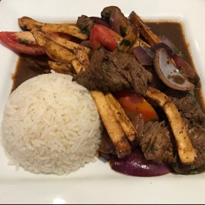 Lomo saltado