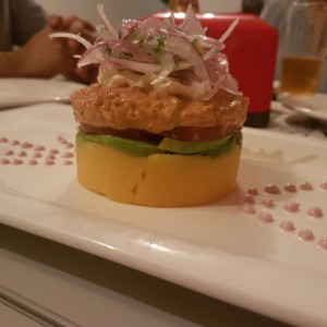 causa de camarones