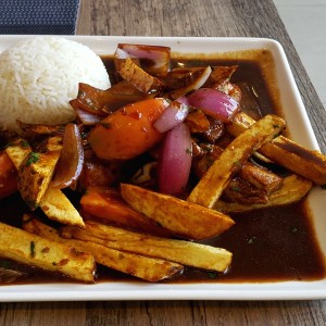 POLLO SALTADO