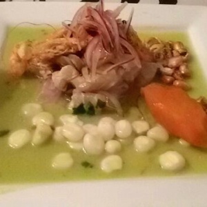 Ceviche de pescado en leche de tigre