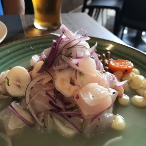 Ceviche mixto 