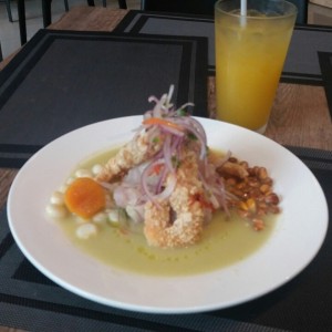 ceviche asu mare y jugo de maracuya