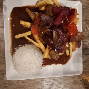 TÍPICO - LOMO SALTADO