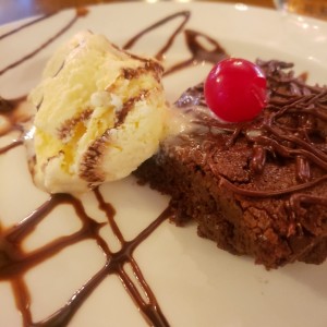 brownie con helado