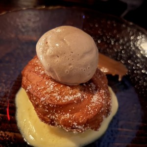 Churro relleno con helado