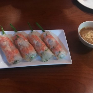 rollitos de camaron con salsa de mani 