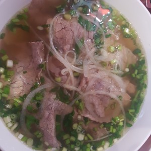 pho de carne salteadas