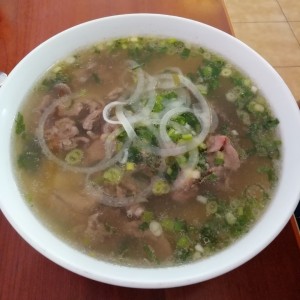 Sopa de carne, con carne salteada 