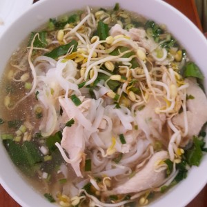 pho de pollo