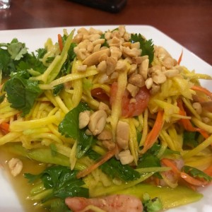 Ensalada de Mango con Camarones 