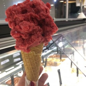 rico gelato de frutos del bosque?