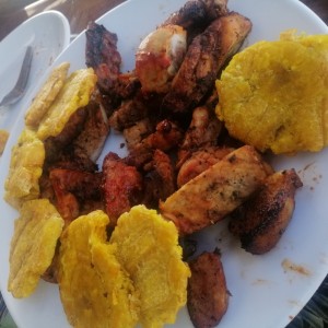 Picada de carnes/pollo (tierra) 