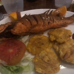 pescado frito con patacones