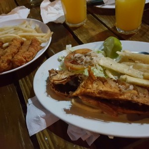 Deditos de Corvina y Pescado Frito