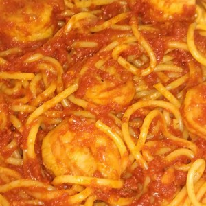 Spagueti con salsa de Pomodoro y Camarones