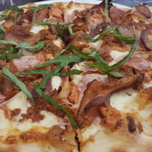 Pizza carnivora